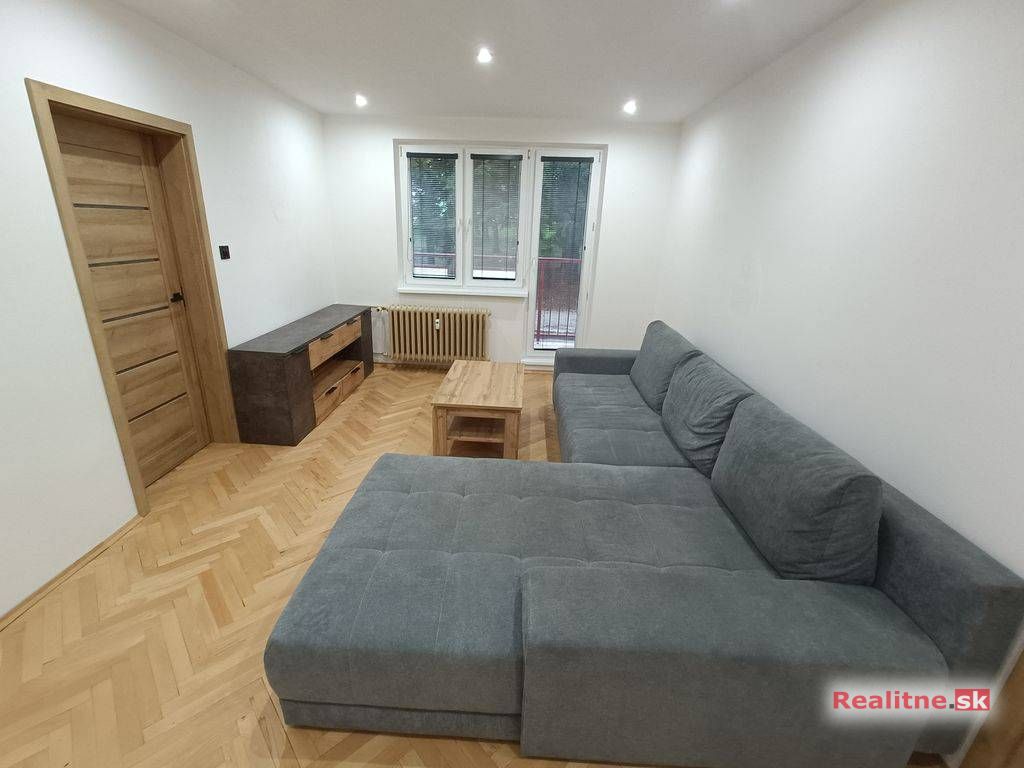 Zrekonštruovaný 2i byt s umývačkou a sušičkou / centrum