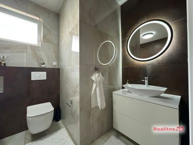 034cdb72-d51b-4cc8-ad51-7b2c22457a19