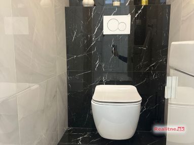 afa95aa6-1390-432f-ab22-4e1e33b85774