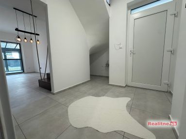 e669db22-dc23-409b-a141-5dfa7fb52df5