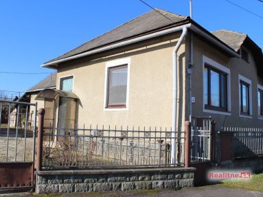 Slnečný komplet zariadený dom na Gemeri