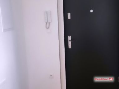 CA3CF97D-DA77-48C5-980C-52288D9E8801