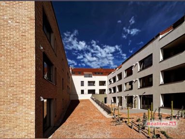 DA3851D2-7267-48A2-8FB4-AEC41D3529FC