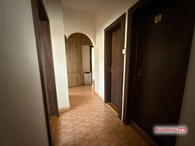 inbound8359515038711900846