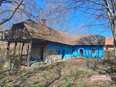 SIREAL MYJAVA - Ponúkame na predaj chalupu na polosamote.