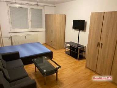 Poprad ul. Rázusova 9, zariadený 1. izbový byt - 42 m2