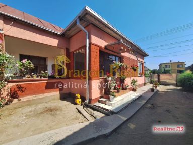 PREDAJ – Rodinný dom s veľkým pozemkom /2415m2/ – DRAHŇOV okr. Michalovce