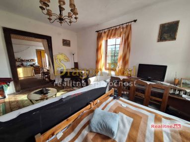 PREDAJ – 3 izbový rodinný dom v centre mesta, Jarkova ul. – Prešov