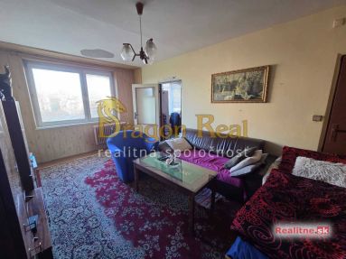 PREDAJ - Priestranný 3 izbový byt - MICHALOVCE ul.Okružná