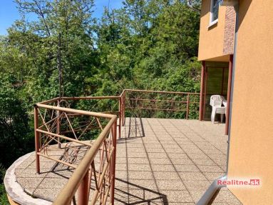 fa42ee2c-a3dd-4f40-aad0-e1ffc0811653