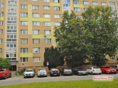 Prerobený 2-izbový byt s krásnym výhľadom na mesto