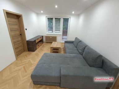 Zrekonštruovaný 2i byt s umývačkou a sušičkou / centrum