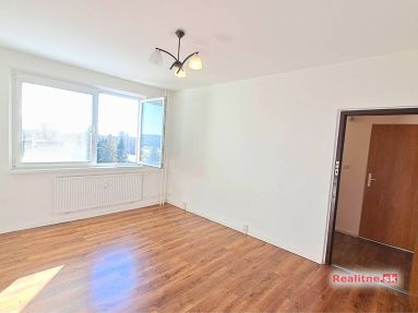 Na prenájom 1-izbový byt – Poprad, Dostojevského ul. (pri OC Výkrik)