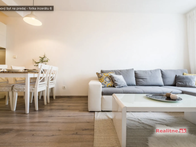 Snímka obrazovky 2026-04-18 o 21.48.37