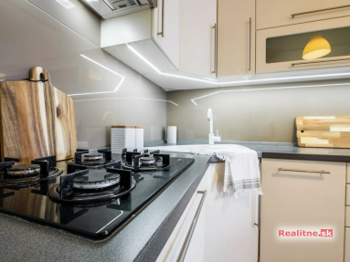 Snímka obrazovky 2026-04-18 o 21.49.38