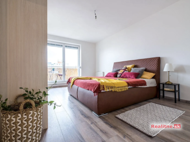 Snímka obrazovky 2026-04-18 o 21.50.05