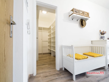 Snímka obrazovky 2026-04-18 o 21.51.25