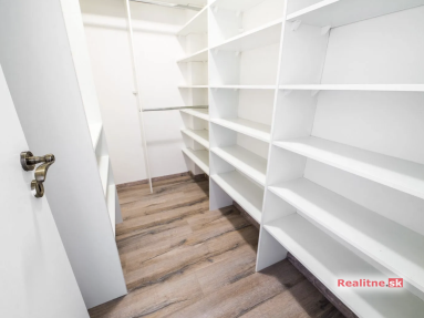 Snímka obrazovky 2026-04-18 o 21.51.32