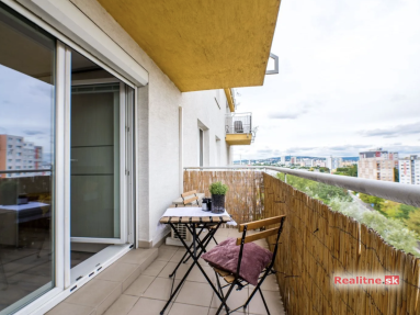 Snímka obrazovky 2026-04-18 o 21.51.54