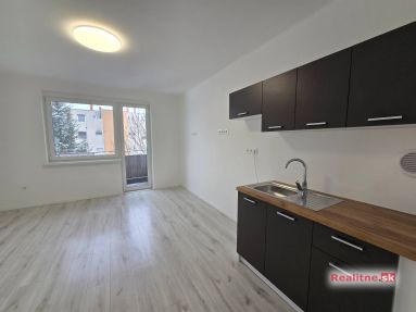 2 izbový byt, zrekonštruovaný, Rajka